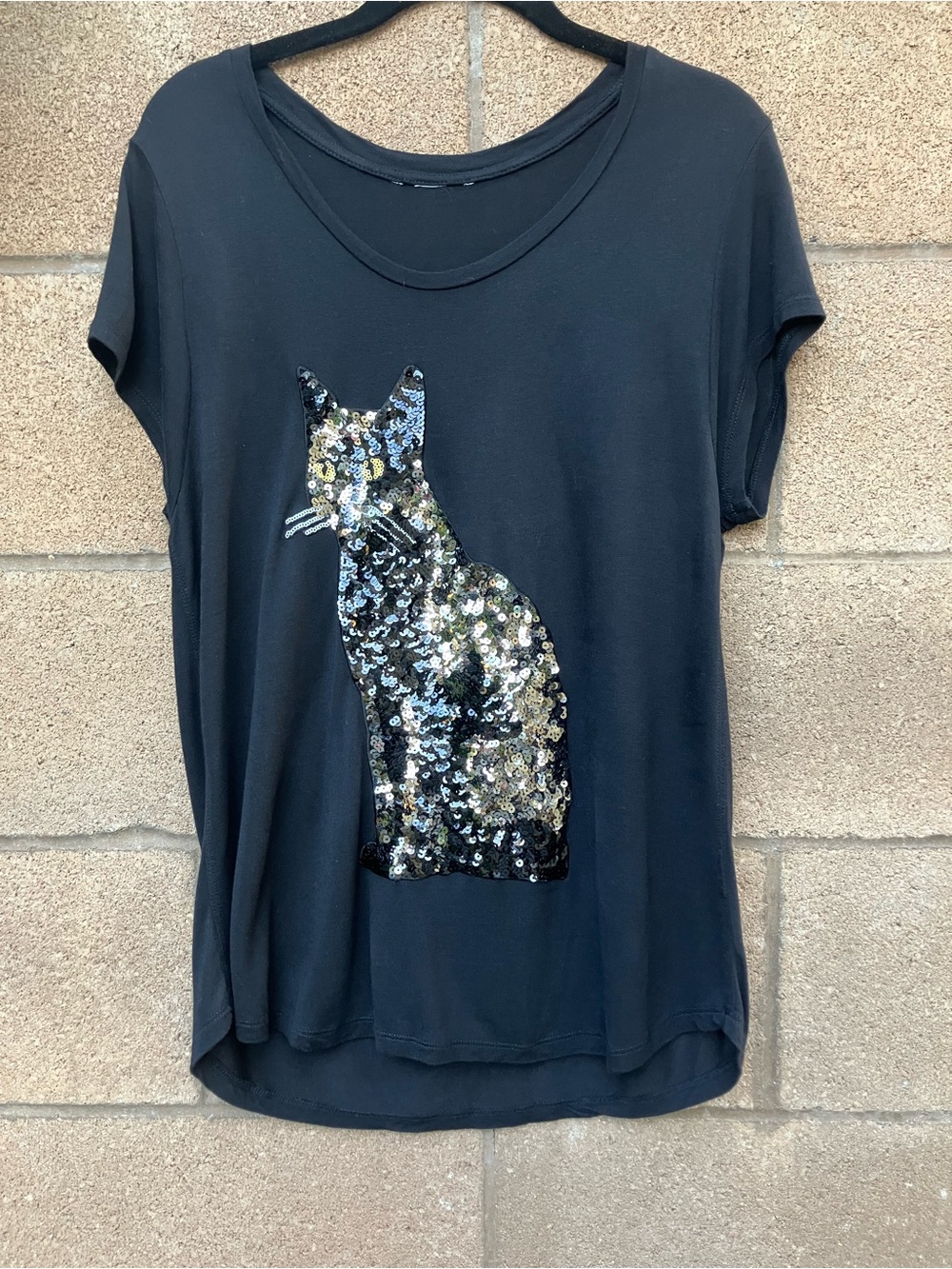 H&M Black Short-Sleeve Tee with Sequin Cat